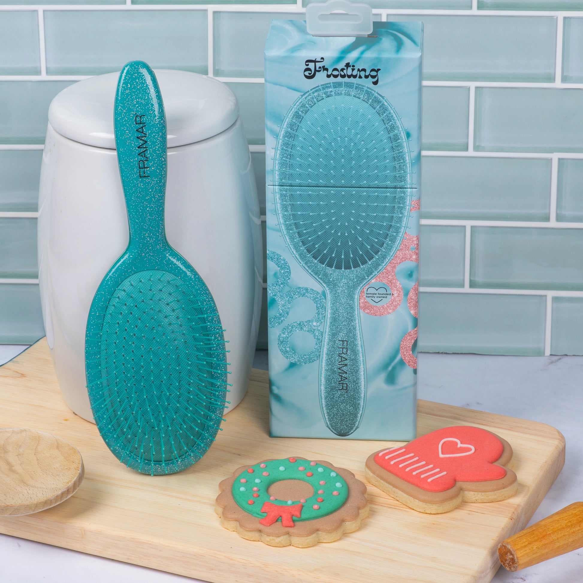 Detangler Brush Frosting