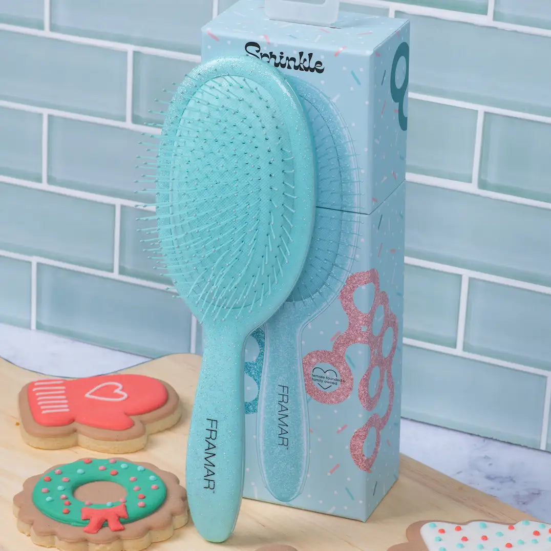 Detangler Brush Sprinkler